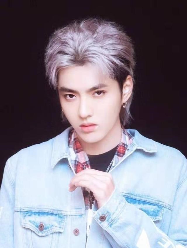 缘来妈咪|都美竹继续爆料吴亦凡丑闻，接受采访开直播，引发网友热议