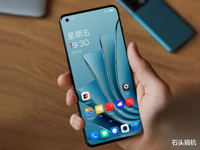 一加科技|一加10 Pro的36个月流畅度A级认证遭质疑!三年前就做出来了?