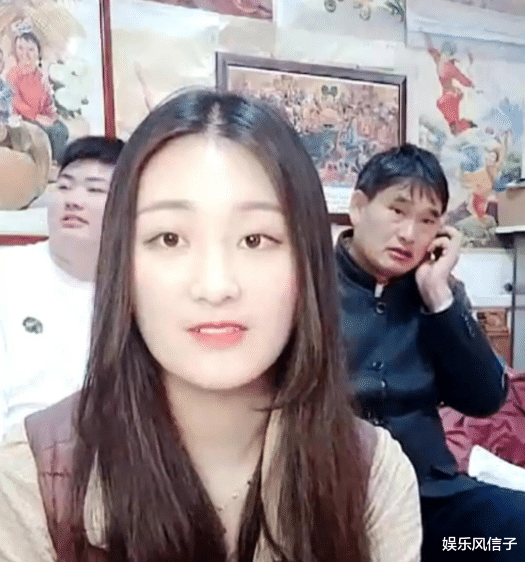 陈亚男|陈亚男早期直播视频被扒，对朱小伟一脸嫌弃，网友：原来早有预兆