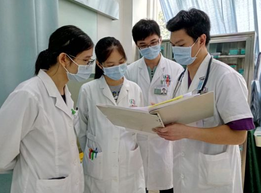 中国社会科学院|二本医学生毕业后都去哪了？过来人感慨：乡卫生院都不要我