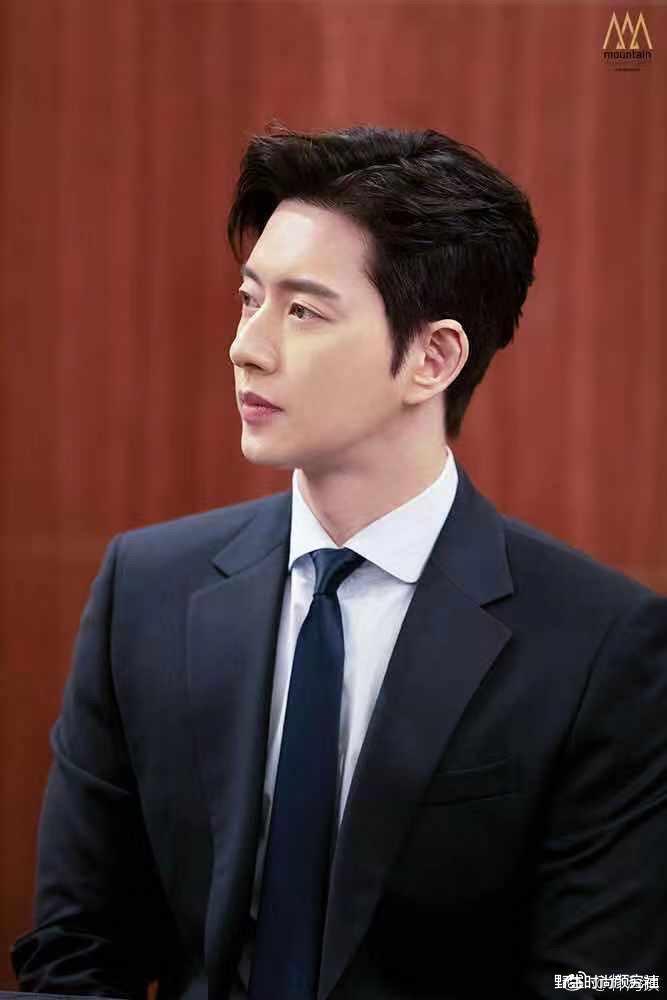 朴海镇|人可能“糊”了，但颜值还没“糊”