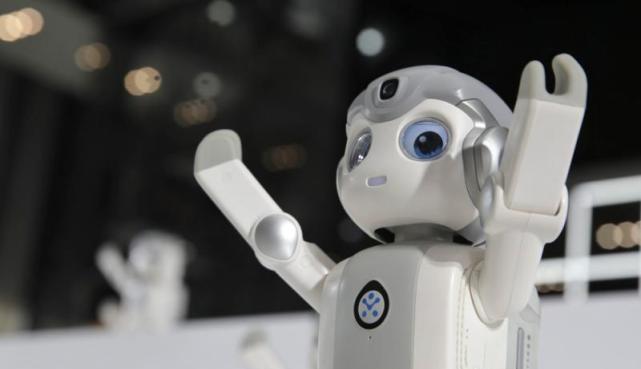 “智能”机器人的背后，不只是科技的进步，还需要时刻警醒