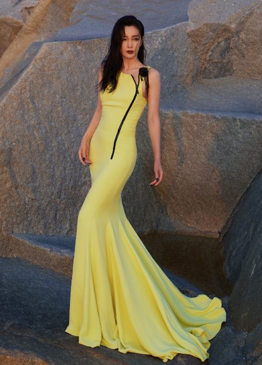 宁静|金鸡红毯百花争艳！宁静大秀事业线，倪妮大秀美背，贾玲打扮隆重