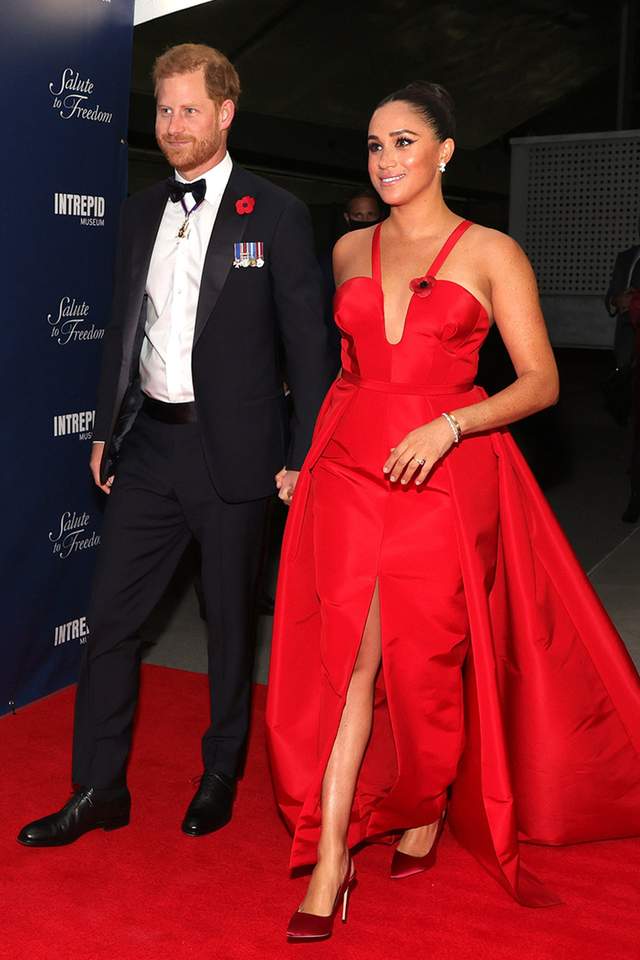 公爵夫人|妯娌斗法戏剧化！梅根花样百出致用力过猛，凯特一招化解真轻松