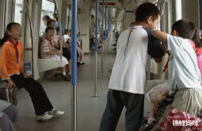 锦鲤妈咪|孩子开学后竞选班干部，家长要不要干预？前后对比性质差很多！