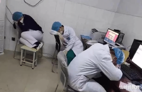 荔湾|医学生的心酸无奈,多数人毕业后忙着转行,难道医生不吃香了吗