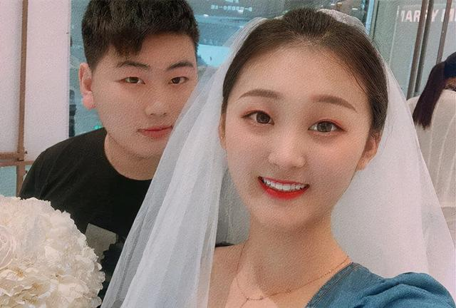 朱之文 大衣哥女儿减肥后罕现身，烫染发造型显洋气，性格开朗变化大