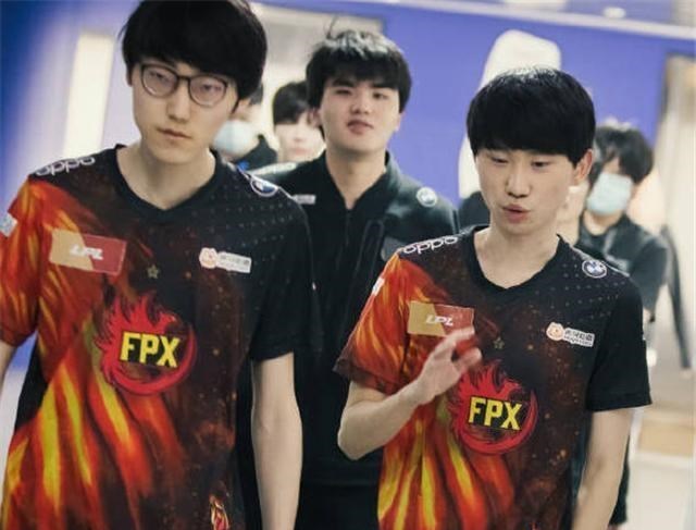 |节目效果拉满，金咕咕被lwx煽情道别感动，转脸却删了对方好友？