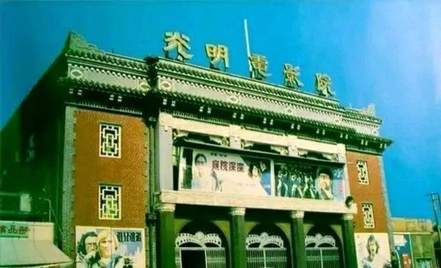 陪你慢慢变老 80年代济南老照片！大明湖风光秀丽，火车站古香古色，你怀念吗？