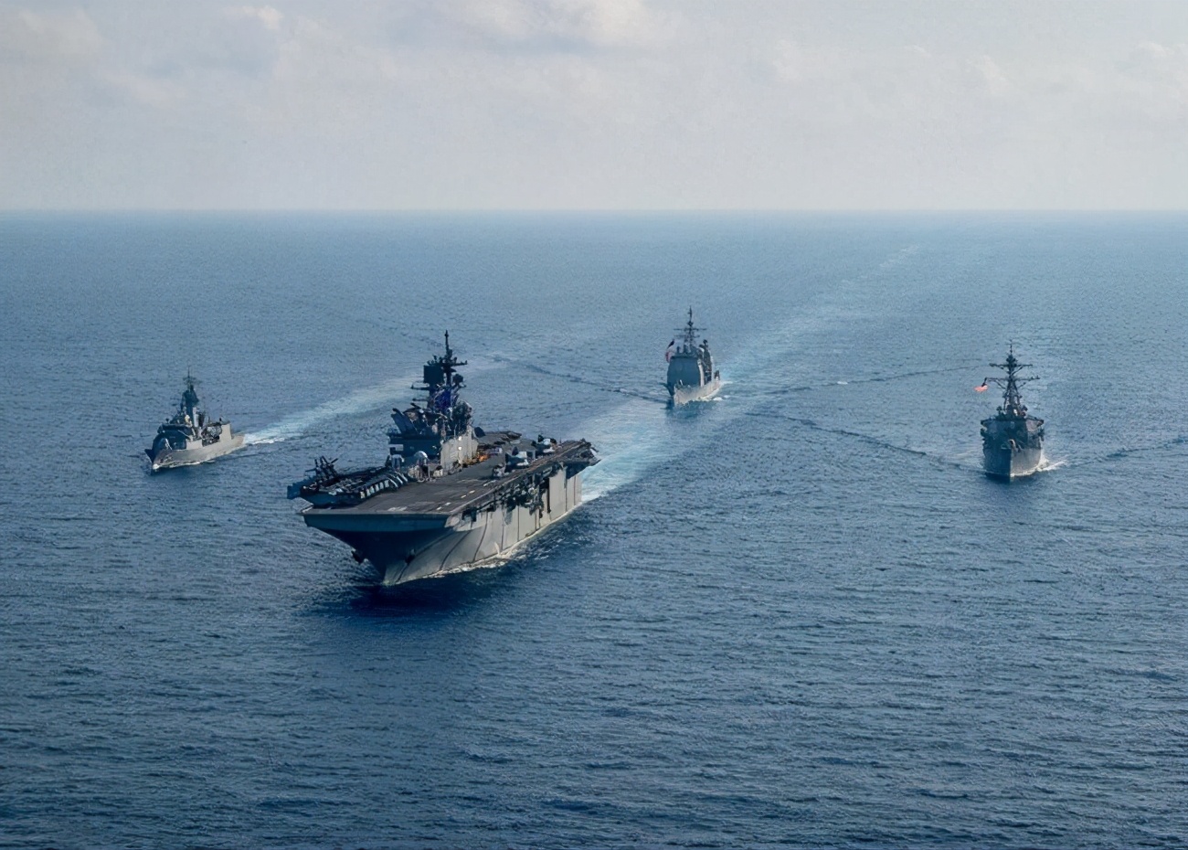 翻臉不認人！菲律賓8艘戰艦逼近黃巖島，越南對華做出堅定承諾-圖2