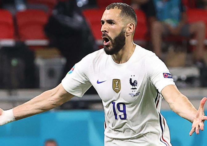 瑞恩·吉格斯|在足坛上,有哪一些人在职业生涯当中是没有拿过红牌的