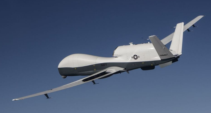 小朱聊育儿|一架全球鹰无人机坠毁，美军高层意外大声叫好，俄感慨被上了一课