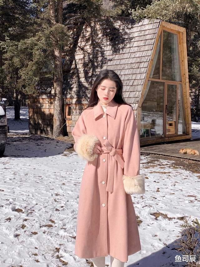 鱼司辰 大衣内搭穿什么？一定要记住三个要点，避免碰到雷区，才能变好看