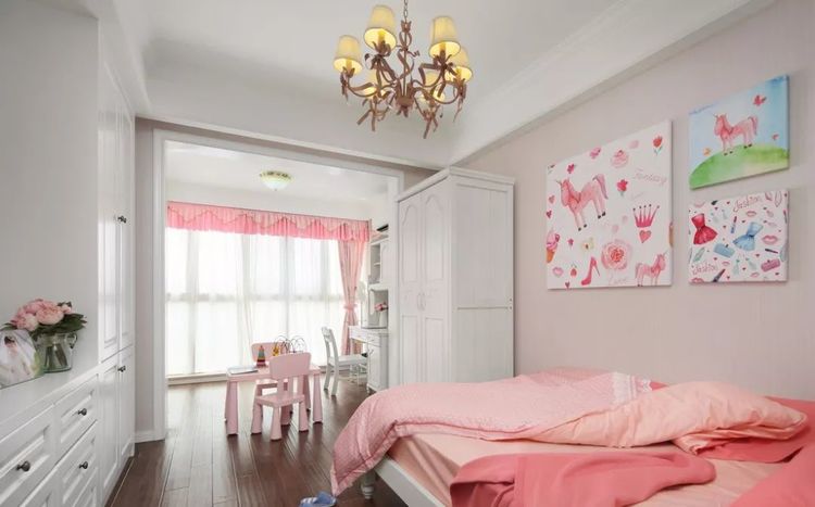 |新房装修非常漂亮，一个客厅尽显奢华大气！