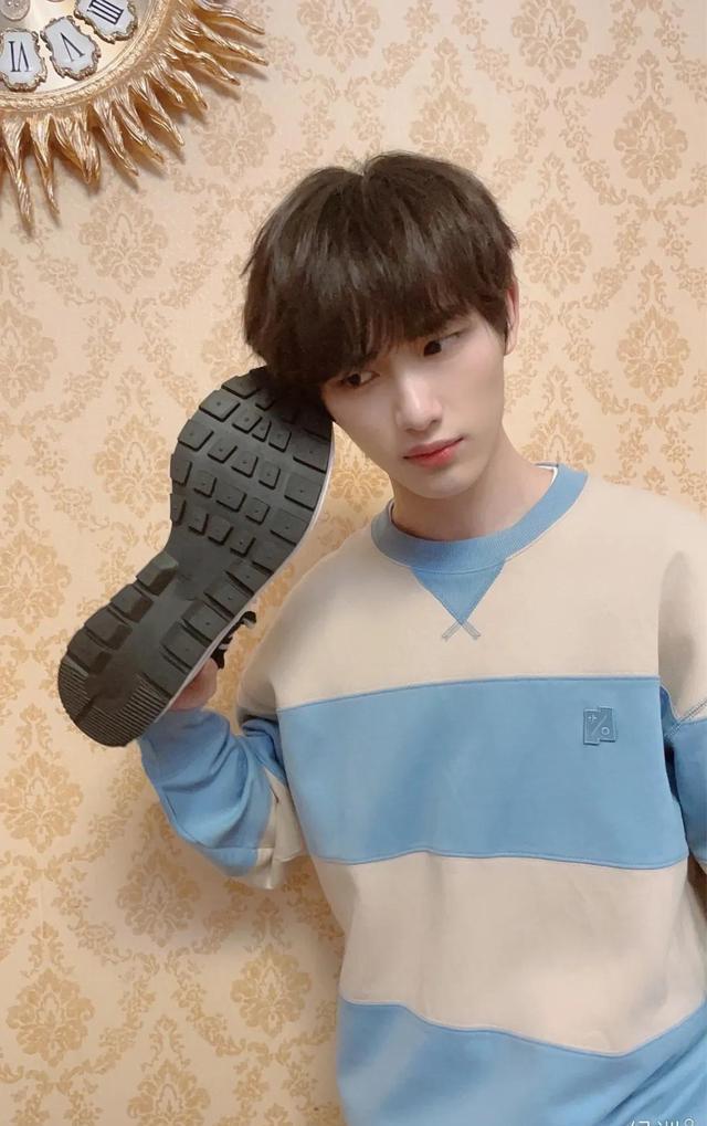 丁程鑫|小八卦，丁程鑫，创四，张艺兴，郭采洁