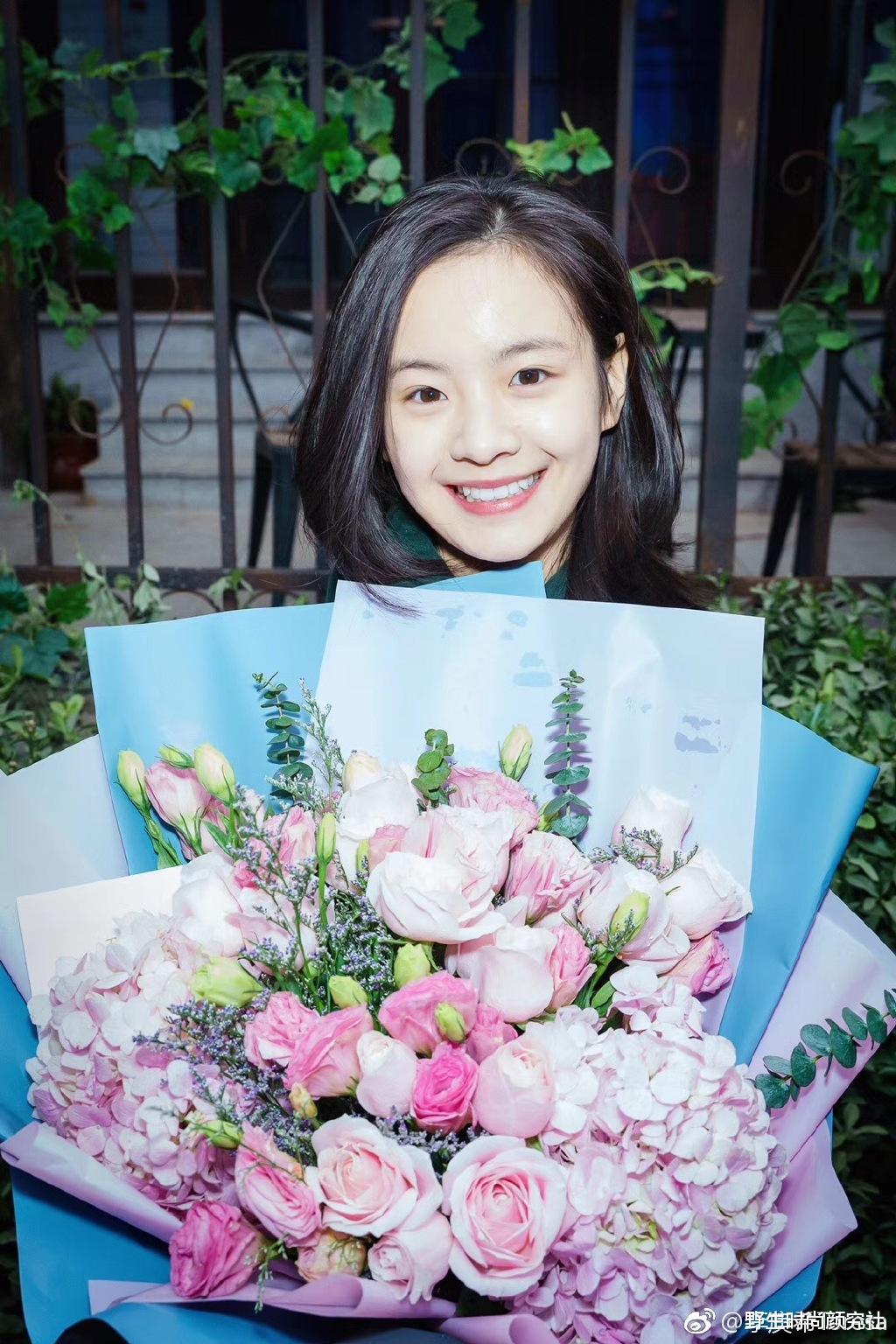 野生时尚颜究社 明明她的现代装“灵”让人心碎,为什么要演古装“拖累”颜值?