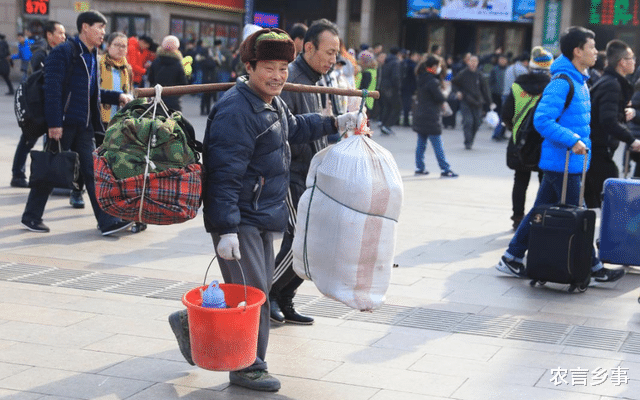 农言乡事 春节临近！“年前不回、年后返乡”的现象又出现了，这是咋回事？
