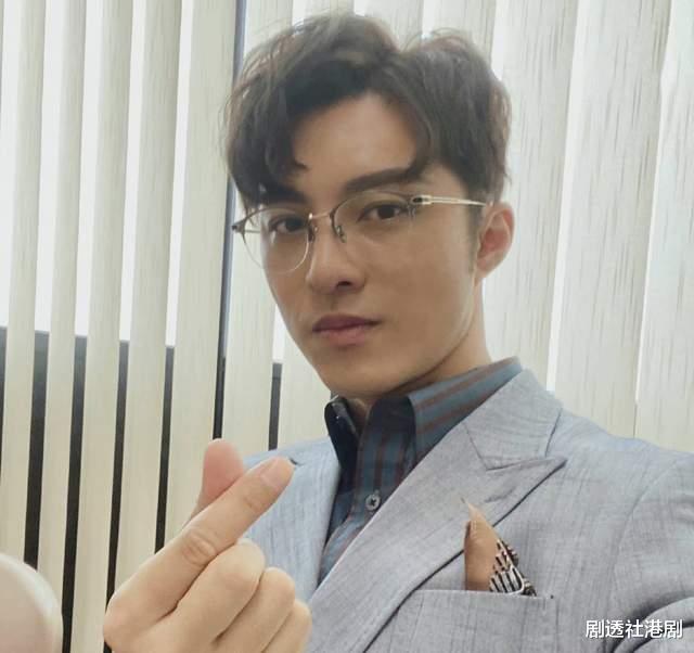 TVB|TVB小生新剧演高富帅律师，造型酷似韩国男星，入行20年终于上位