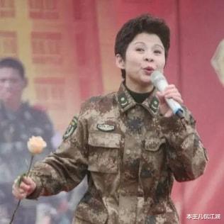 春晚|董文华“毁灭史”，她到底经历了什么？