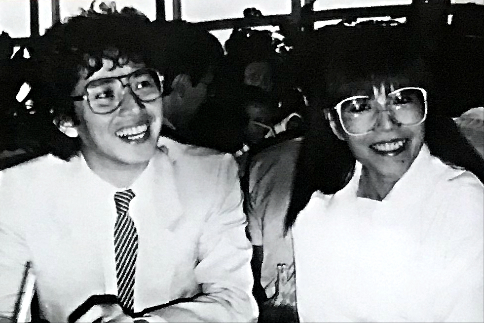 谭咏麟|谭咏麟风波后首现身力证工作没影响，港媒曝其原配担忧得彻夜念经