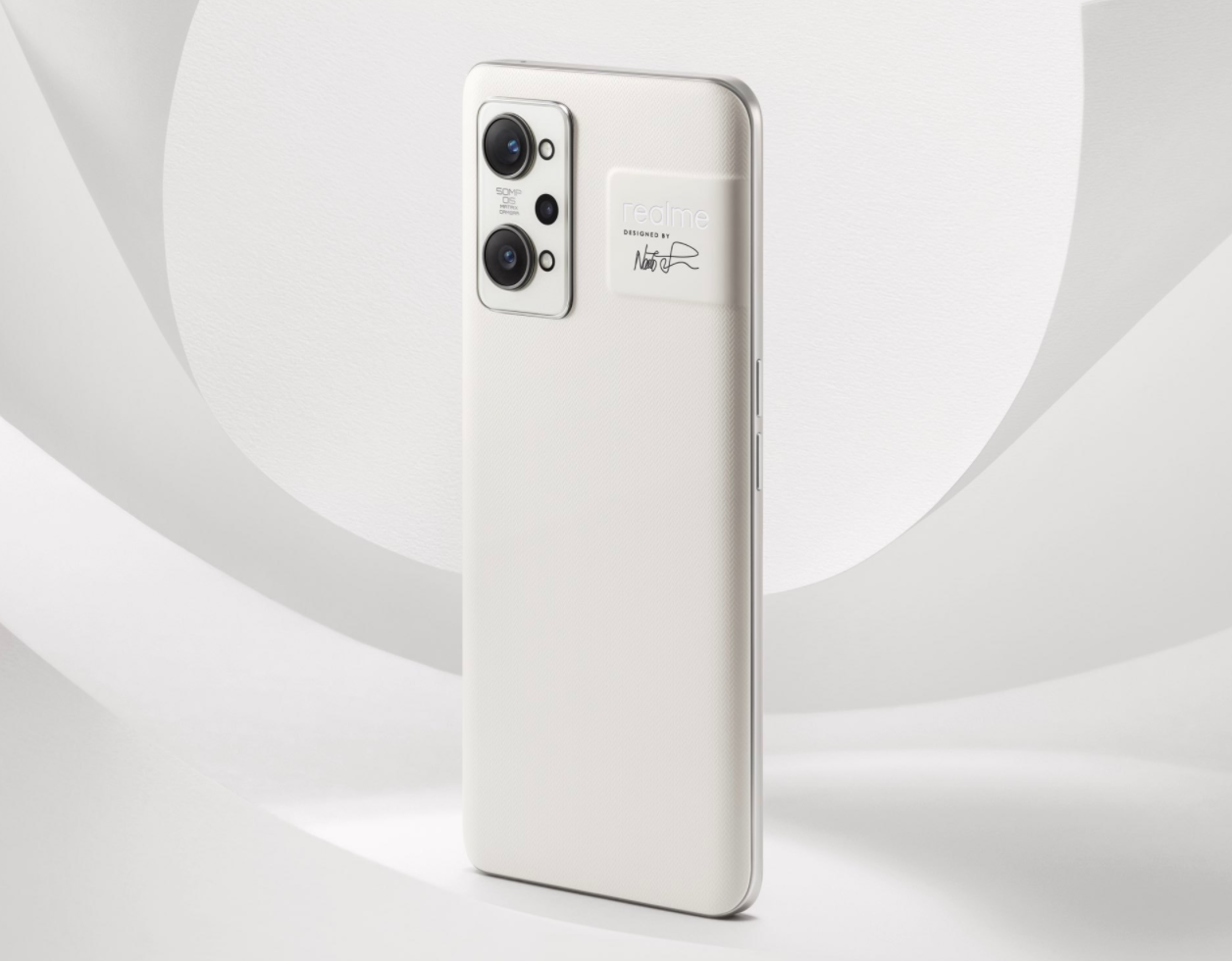 固态硬盘|元旦过后两款旗舰率先发布，孰强孰弱，到底哪款才是真旗舰？