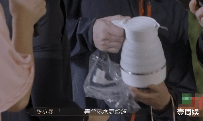 陈小春|《披荆斩棘的哥哥》陈小春送礼太有讲究了,暴露高情商跟格局!