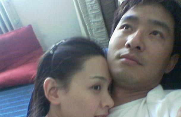 郑恺|郭晓东：夫妻共庆结婚纪念日，时间引争议自己说15年程莉莎说14年