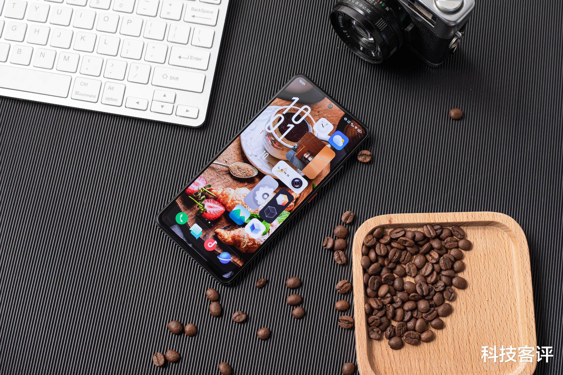 iqoo7|暑假开黑用啥手机？双控压感的iQOO 7更专业