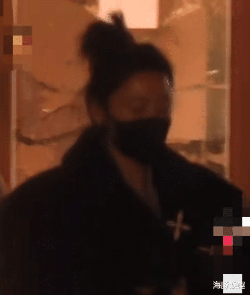 鞠婧祎|张天爱私下应酬被曝光，与男领导贴身相拥，被网友谴责过于谄媚