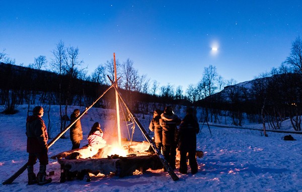 UFO UFO档案：北极光没等到，却等来了UFO