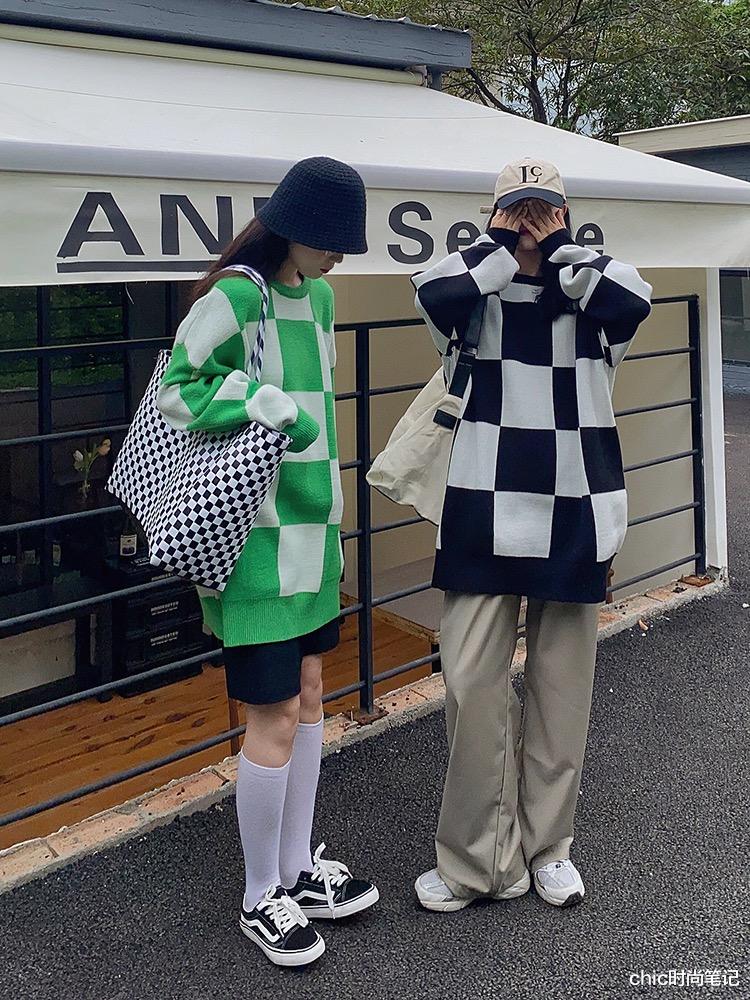 chic时尚笔记|靠这些颜色，拯救了我秋天不想穿黑白灰的尴尬，了解下？