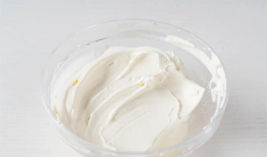 茶苏苏烘焙日记|一口气测评10款淡奶油!抹面、做馅该用啥,看完这篇全知道!