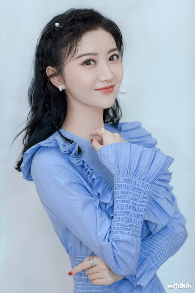 李沁|盘点六位演技颜值身材都好的女星，戏火人不火，你觉得谁最可惜？