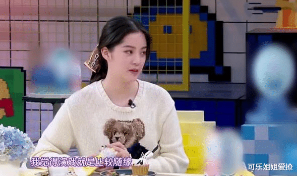 欧阳娜娜|欧阳娜娜接拍内衣广告，犹抱琵琶半遮面，网友：还以为是毛衣广告