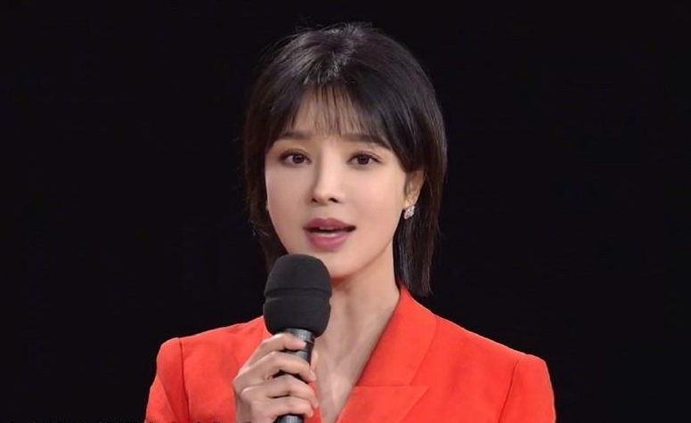 央视|她是央视90后主持人，颜值气质神似刘亦菲，30岁的她美得不像话