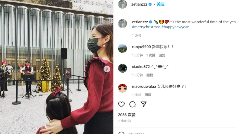 章泽天|章泽天带女儿外出逛街！5岁女儿扎蝴蝶结，头发浓密身高出众