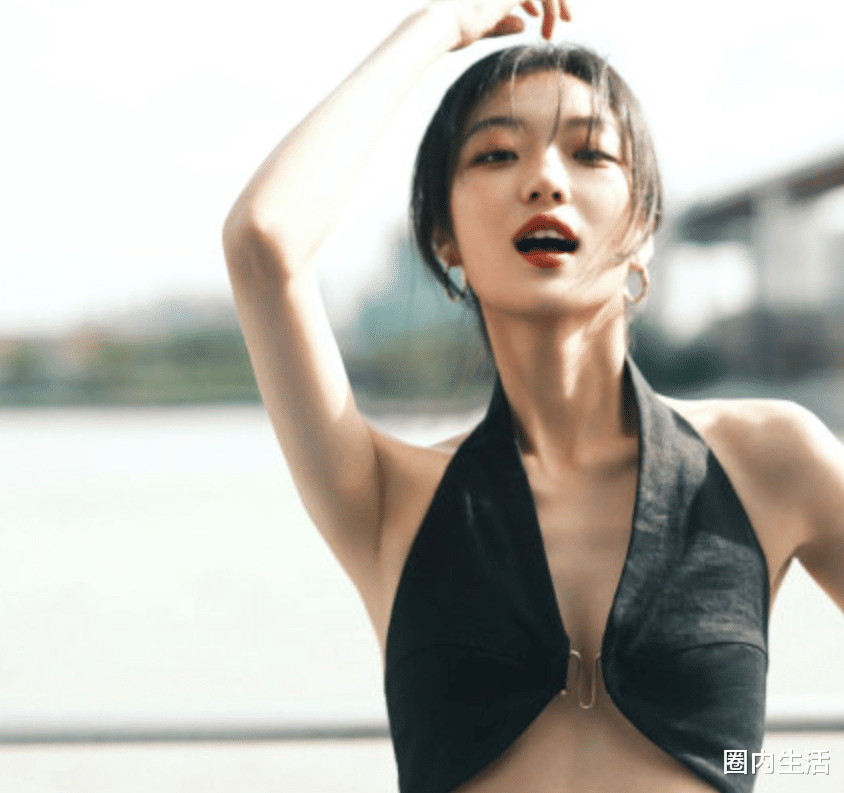 周雨彤|周雨彤和业内不少男女星关系不错，她这个人有一点社交牛逼症