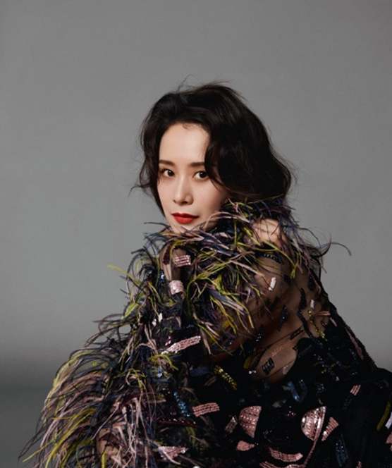 西布曲明|海清登泰版杂志封面！美得干练又自然