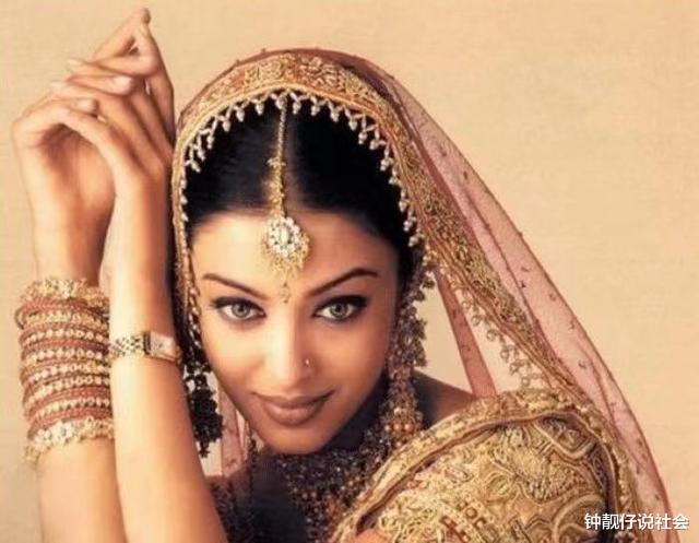 印度 印度女面部畸形被称之圣女，嫁给最高种姓富豪后，现状生活如何？