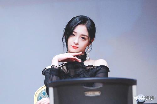 |你是扎头发好看，还是披头发好看，看看周洁琼和杨紫就知道了