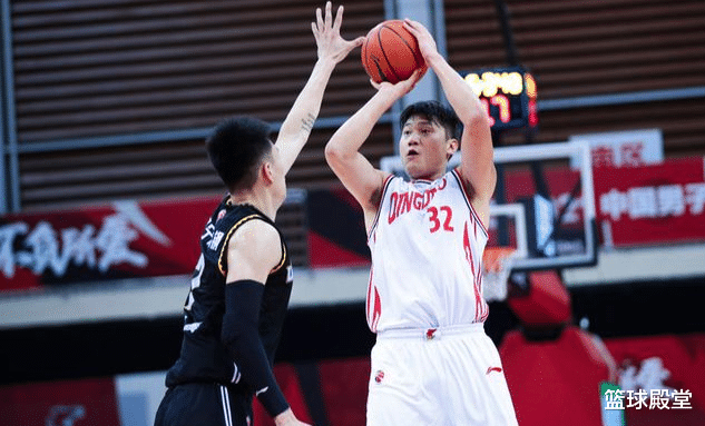 篮球殿堂 场均11+4！辽宁锋线旧将获顶薪！青岛也无奈，他们想留住人才！