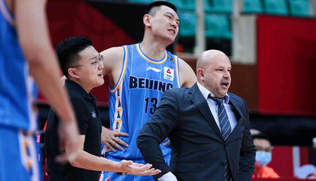 首钢集团|坐拥八大后卫！首钢短板全面解决，46+悍将就位，雅尼斯剑指第四冠