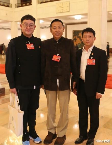 元斌|陈道明坐镇文代交谈会,66岁穿锈色运动装剪寸头坐C位,大胆发言真霸气