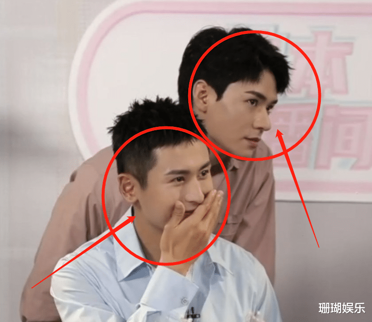 张哲瀚|张哲瀚龚俊同框直播，没了站姐精修待遇后，二人气质对比却好明显