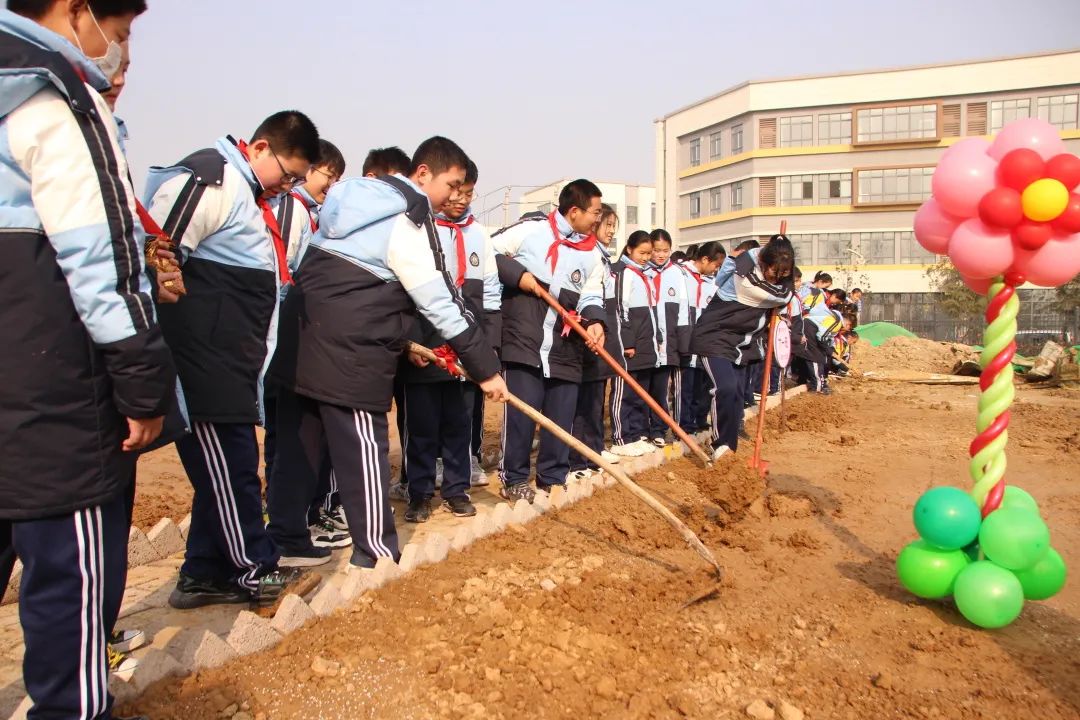 南阳|每个班级分一块地：南阳市六全初中“快乐农场”启动