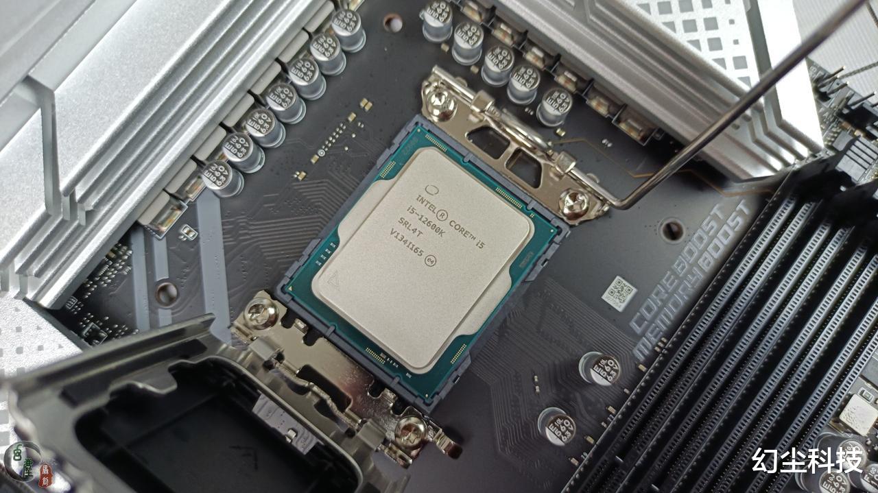 主板|终于用上Z690主板了,纠结再三,我还是选择了DDR4版的