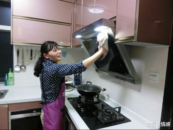 雪影说情感|65岁阿姨：给儿子一家当保姆每月有5000的工资，可我却只想逃离