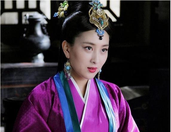 月汐酱|民间故事：女子嫁给了比自己小八岁的少爷，新婚之夜令人惋惜