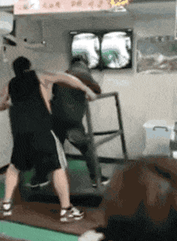 萌萌萌说|约了上门按摩的妹子，包里居然带了这些工具，男生看完都脸红了！