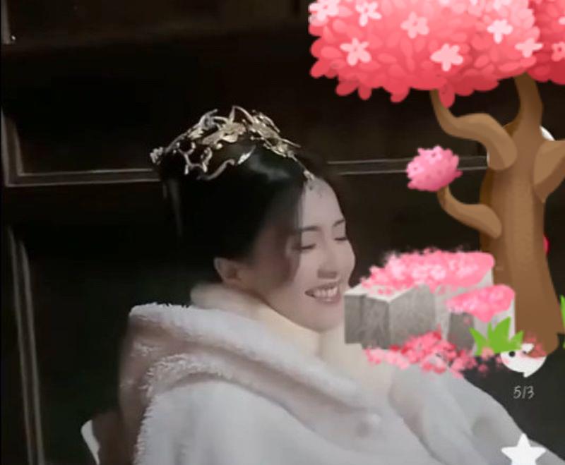 罗云熙|罗云熙新年第一则短视频被骂到删除！后援会发文安抚评论区也翻车